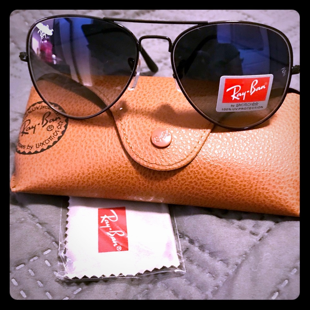 Ray Ban Black / Grey Gradient 58mm Sunglasses